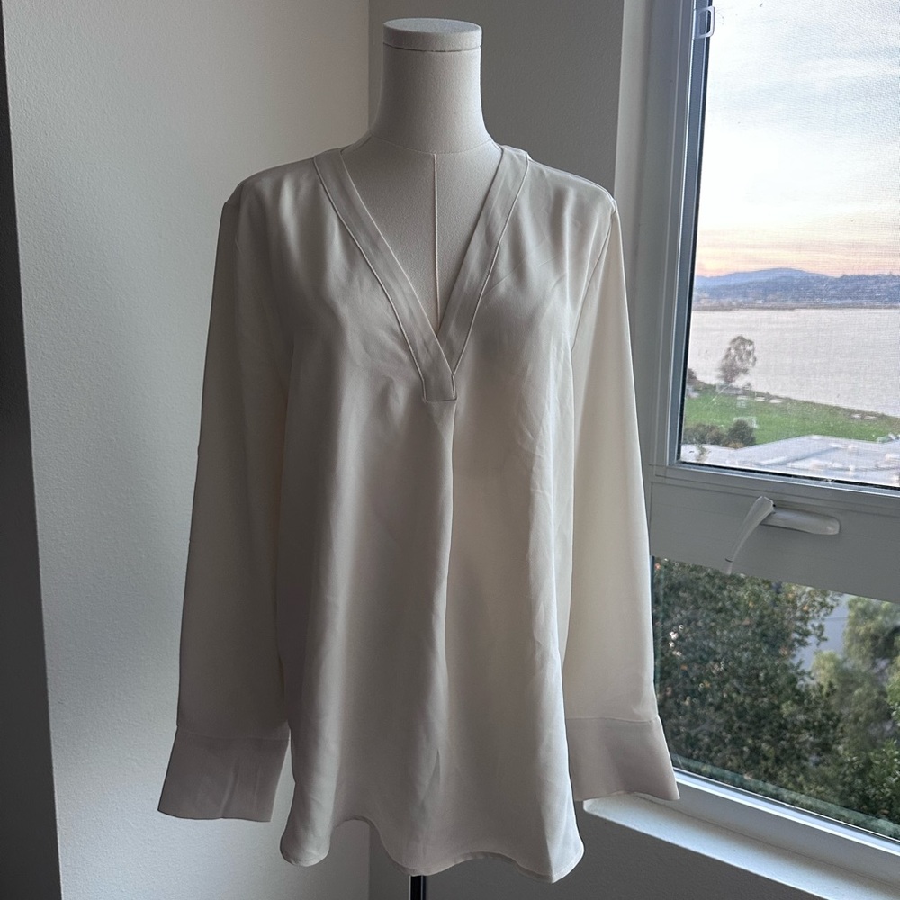 Ann Taylor Cream mixed media classic blouse with jersey back L Large v neck